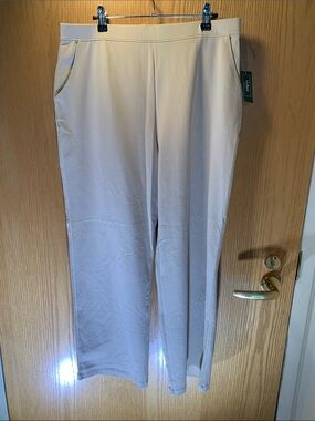 LLBean ‘Perfect Fit Straight Leg Cotton-Blend Casual Pants - Beige- Size LP